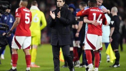 模拟器试玩-【复盘】跛脚锋线连续2轮哑火，阿森纳争冠变保二