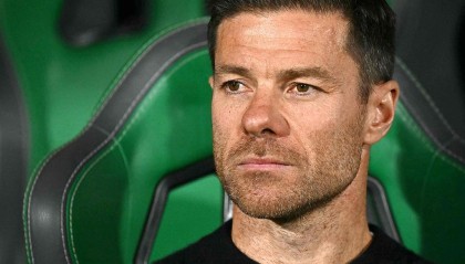 西班牙超级杯决赛输球后下课，阿隆索7个半月皇马主帅生涯终结