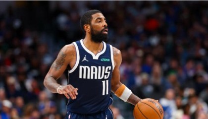 Kaiyun Sports-欧文狂砍42分完爆库里 独行侠小阵容顶住艰难时期